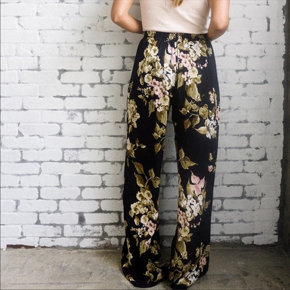 Sadie & Sage High-Waisted Floral Pants - Picture 2 of 4